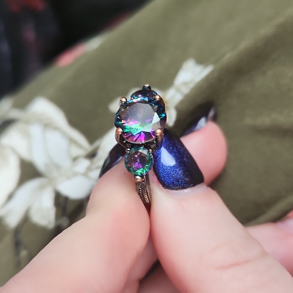 Ring - Picture 3 of 4